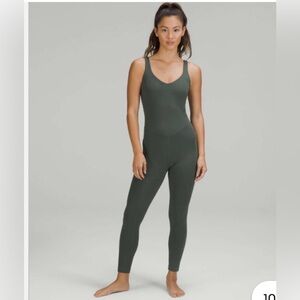 Lululemon Align Bodysuit 25” Size 8 Smoked Spruce (dark green color) GUC
